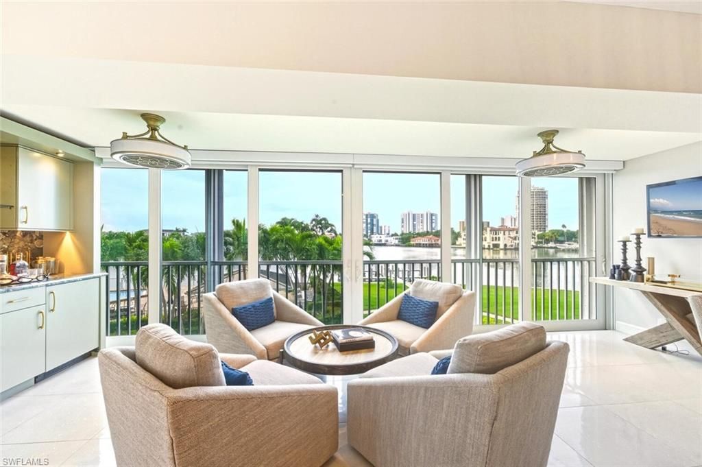 250 Park Shore Dr E, Unit 101, Naples, FL 34103 Photo