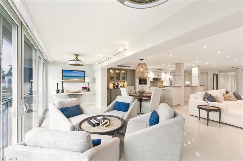 250 Park Shore Dr E, Unit 101, Naples, FL 34103 Photo