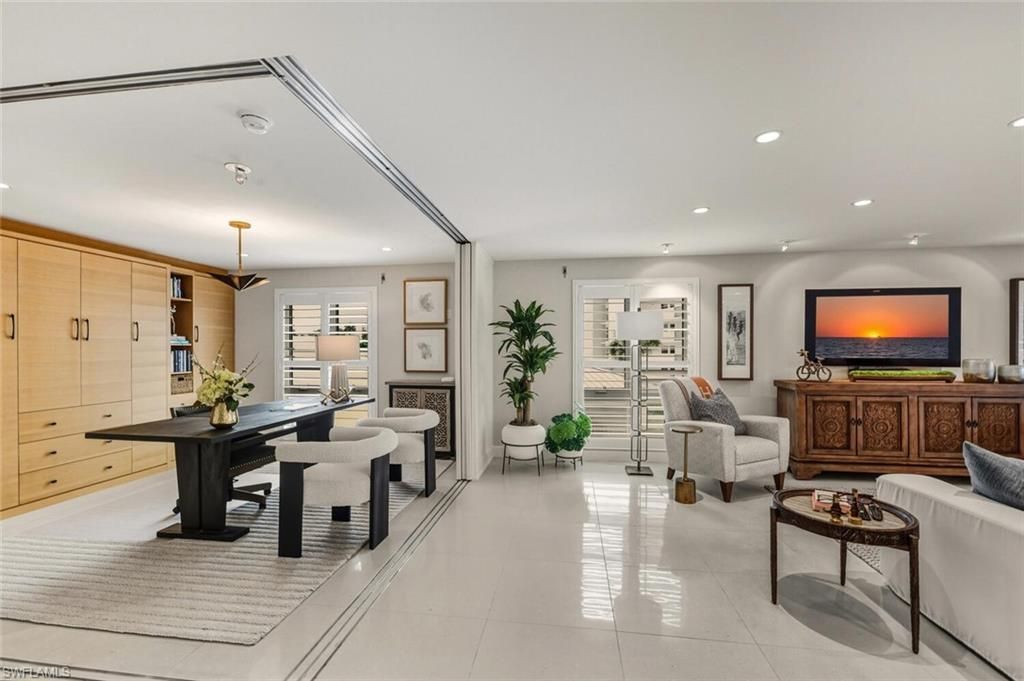 250 Park Shore Dr E, Unit 101, Naples, FL 34103 Photo