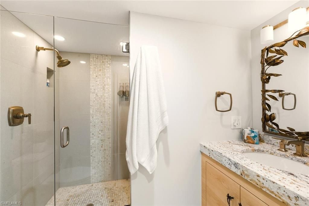 250 Park Shore Dr E, Unit 101, Naples, FL 34103 Photo