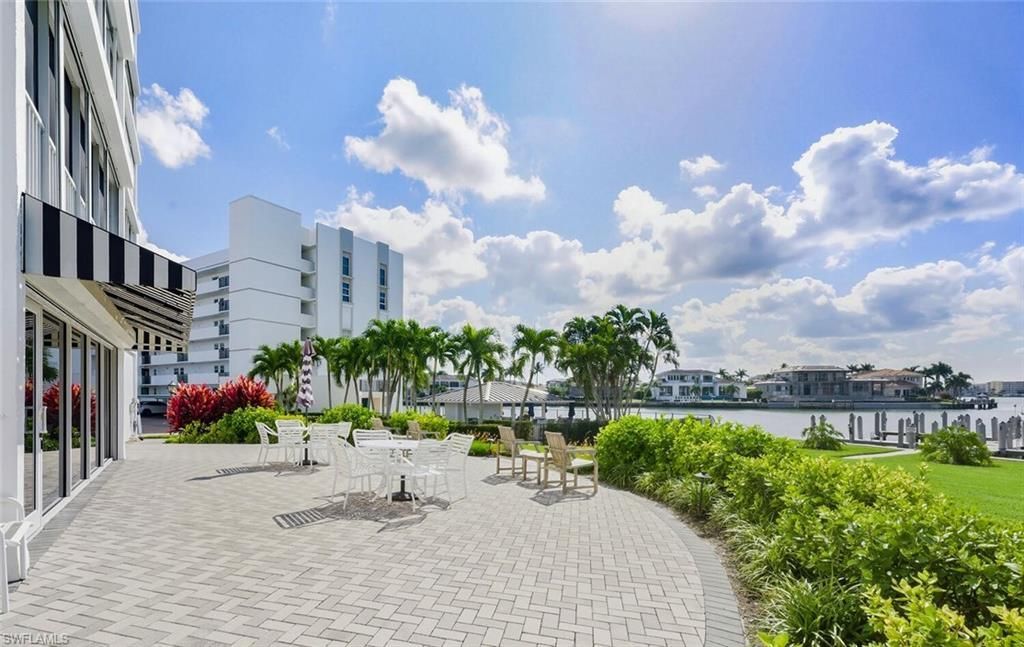 250 Park Shore Dr E, Unit 101, Naples, FL 34103 Photo