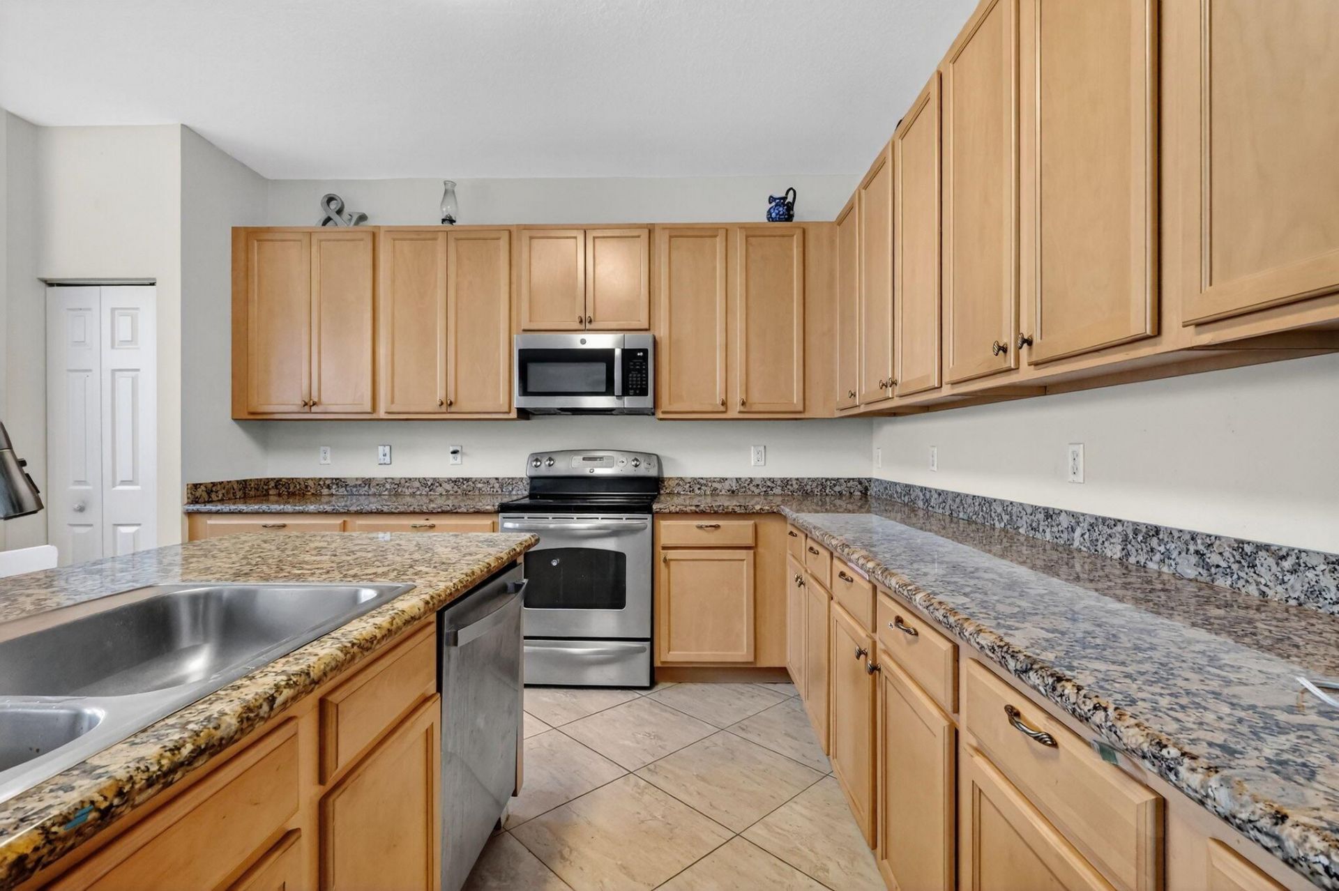 6720 Osage Circle, Greenacres, FL 33413 Photo