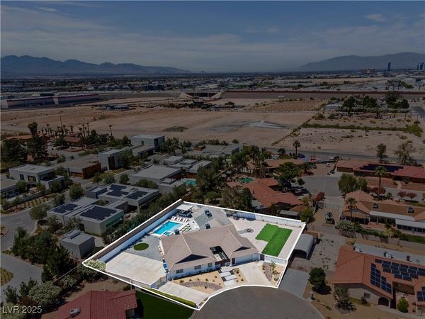 6971 Arville Street , Las Vegas, NV 89118