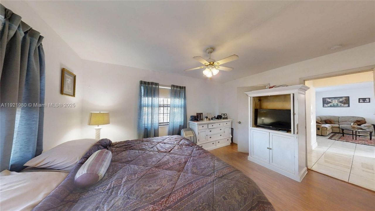 13040 NW 13th Ave, North Miami, FL 33167 Photo