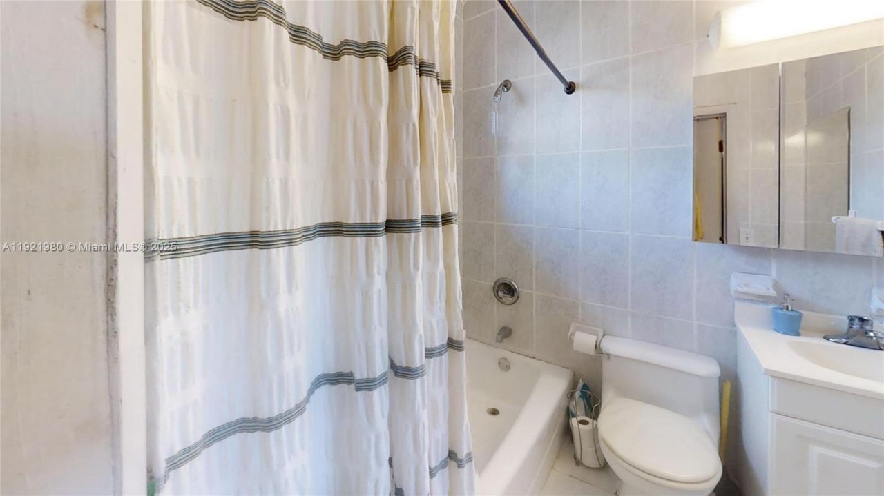 13040 NW 13th Ave, North Miami, FL 33167 Photo