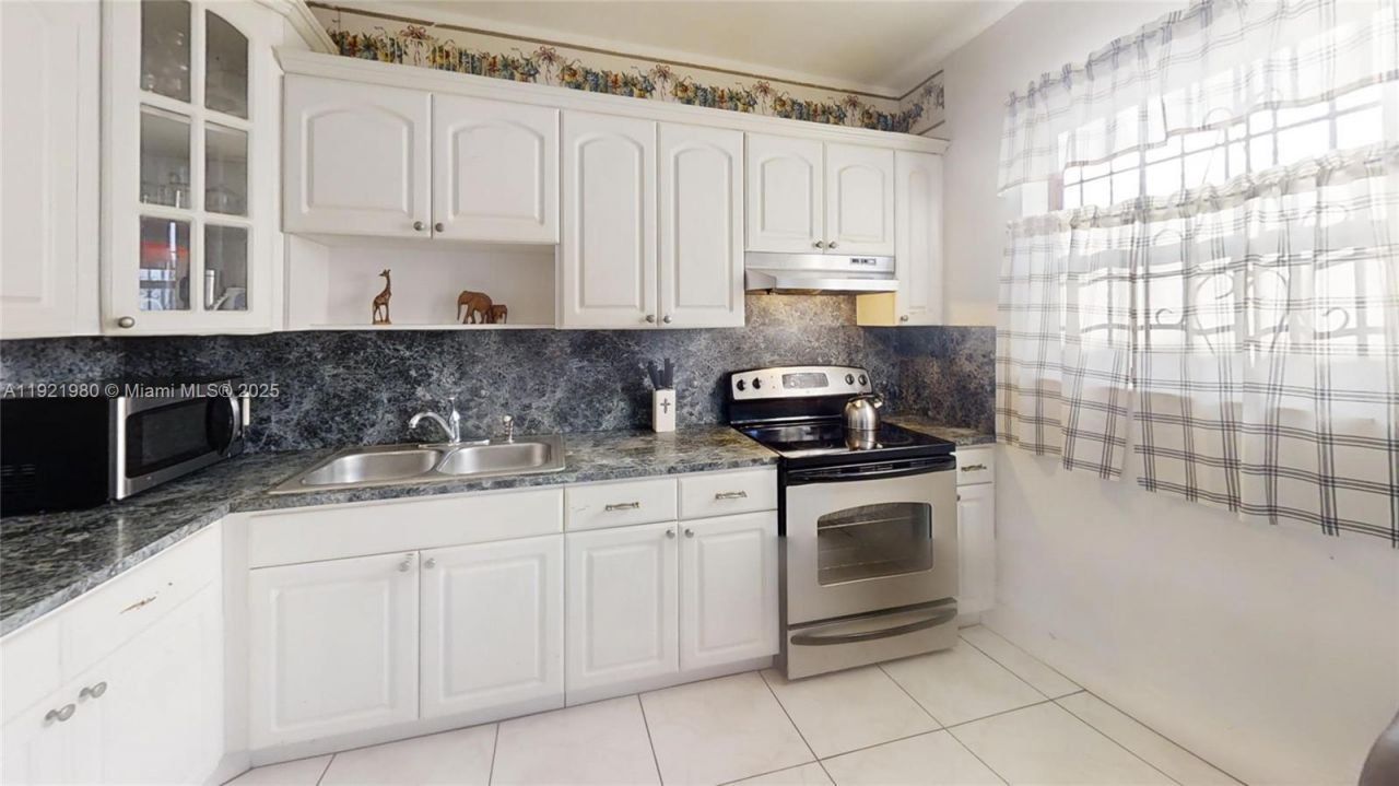 13040 NW 13th Ave, North Miami, FL 33167 Photo