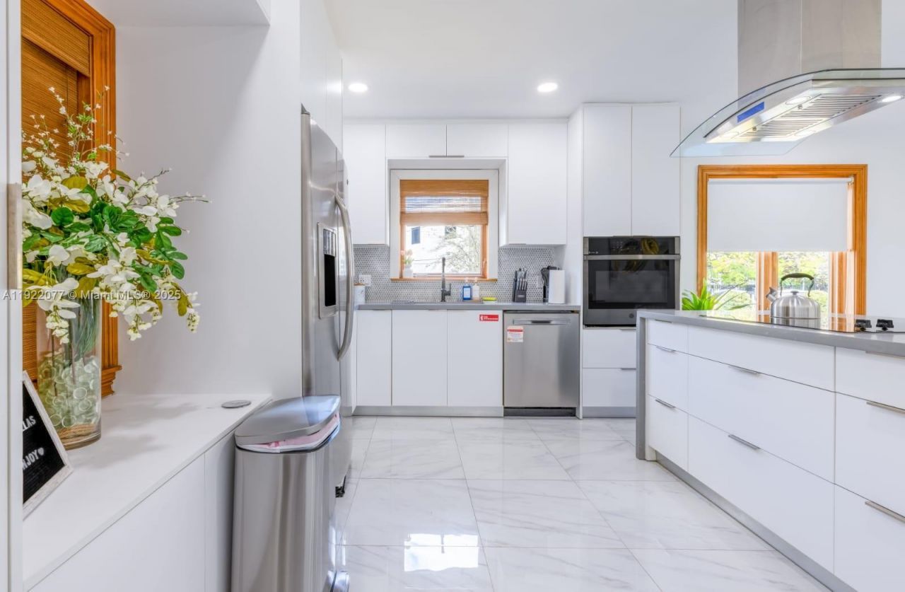 1230 SW 22nd Ter, Miami, FL 33145 Photo