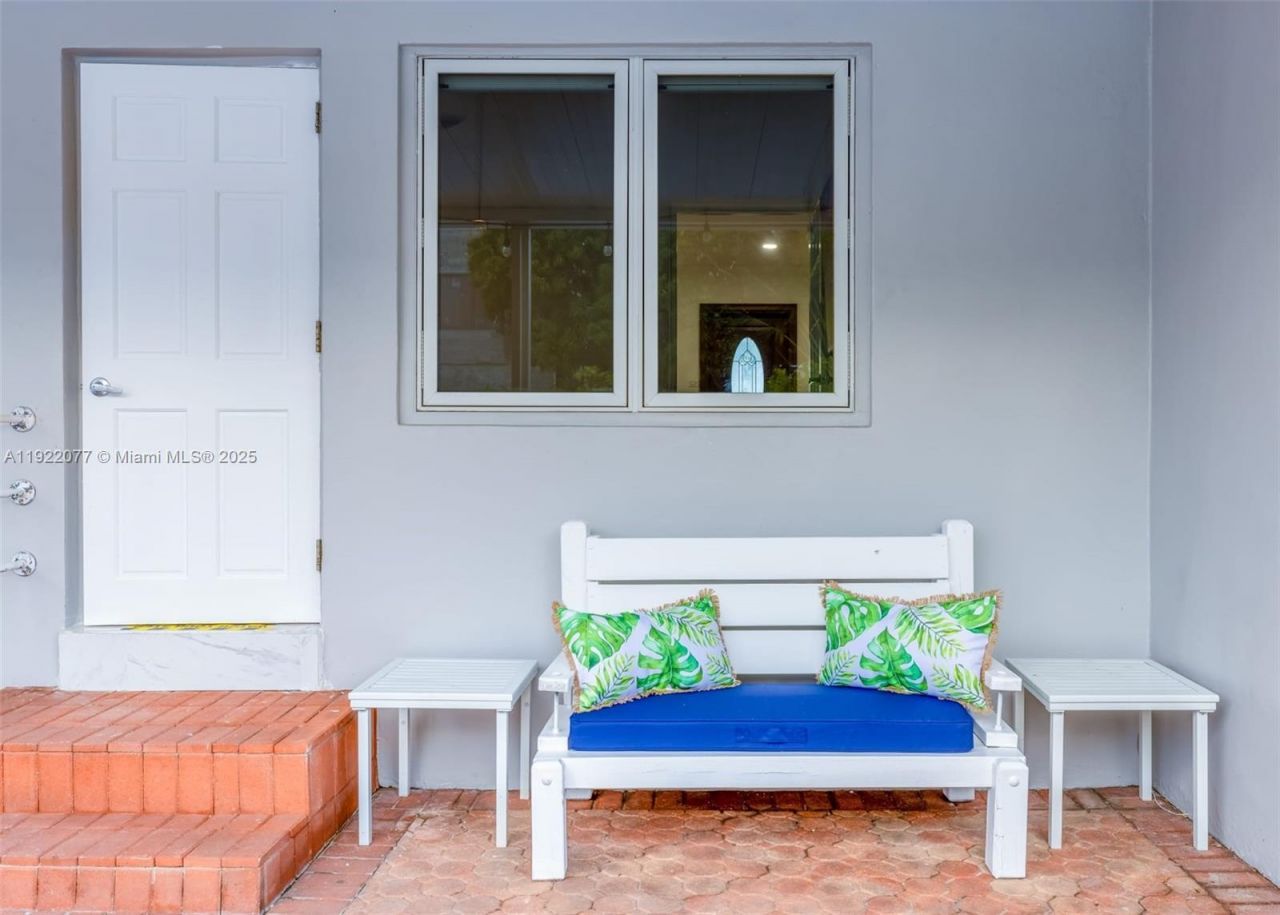 1230 SW 22nd Ter, Miami, FL 33145 Photo