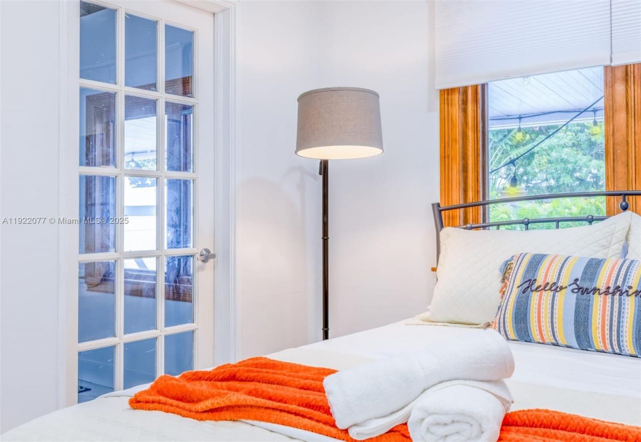 1230 SW 22nd Ter, Miami, FL 33145 Photo