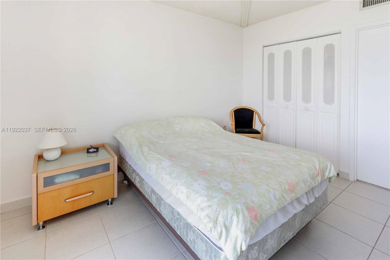 3625 N Country Club Dr, Unit 1804, Aventura, FL 33180 Photo