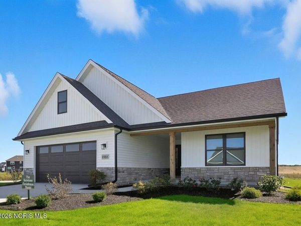 15015 Stonebridge Lane, Perrysburg, OH 43551