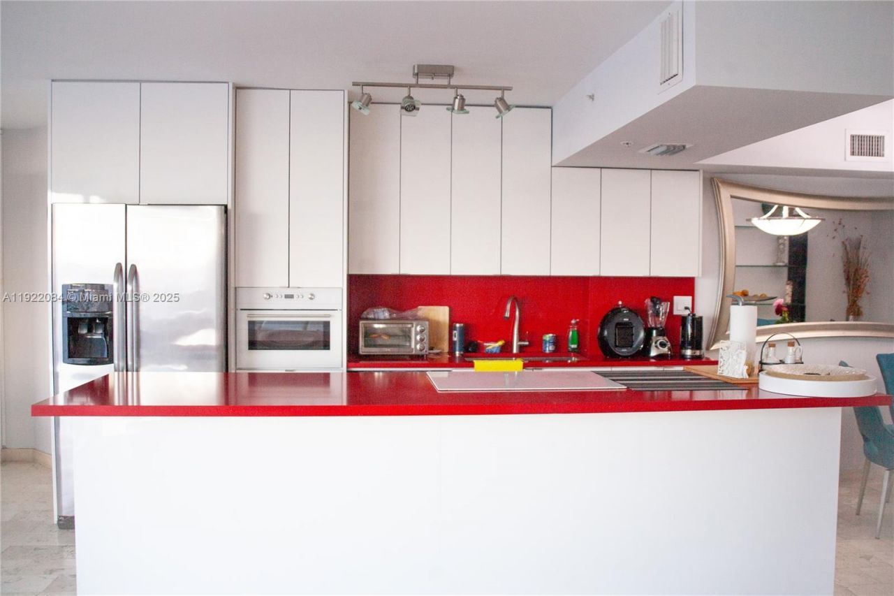 6301 Collins Ave, Unit 807, Miami Beach, FL 33141 Photo