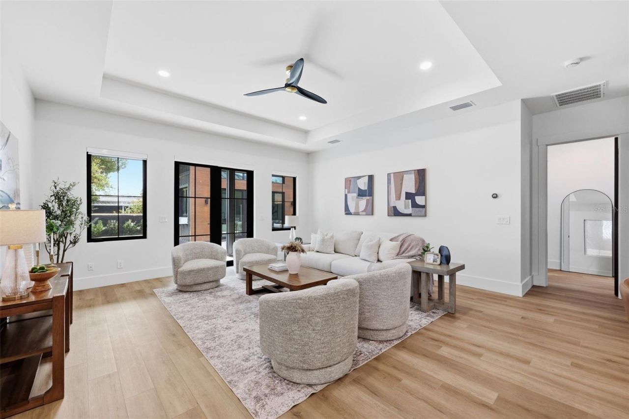 708 W Kentucky Avenue, Tampa, FL 33603 Photo