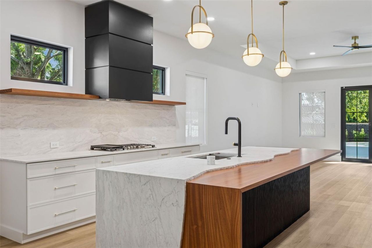 708 W Kentucky Avenue, Tampa, FL 33603 Photo