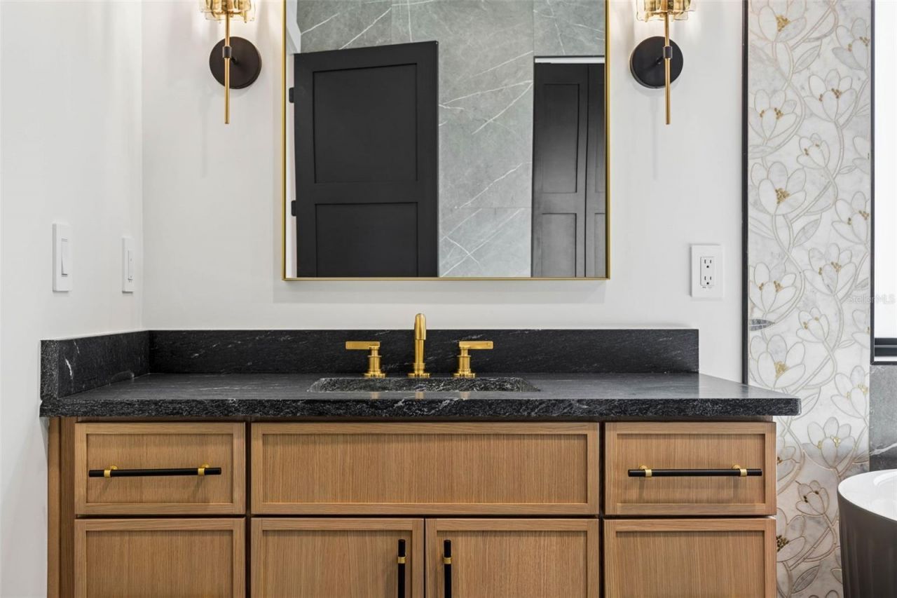 708 W Kentucky Avenue, Tampa, FL 33603 Photo