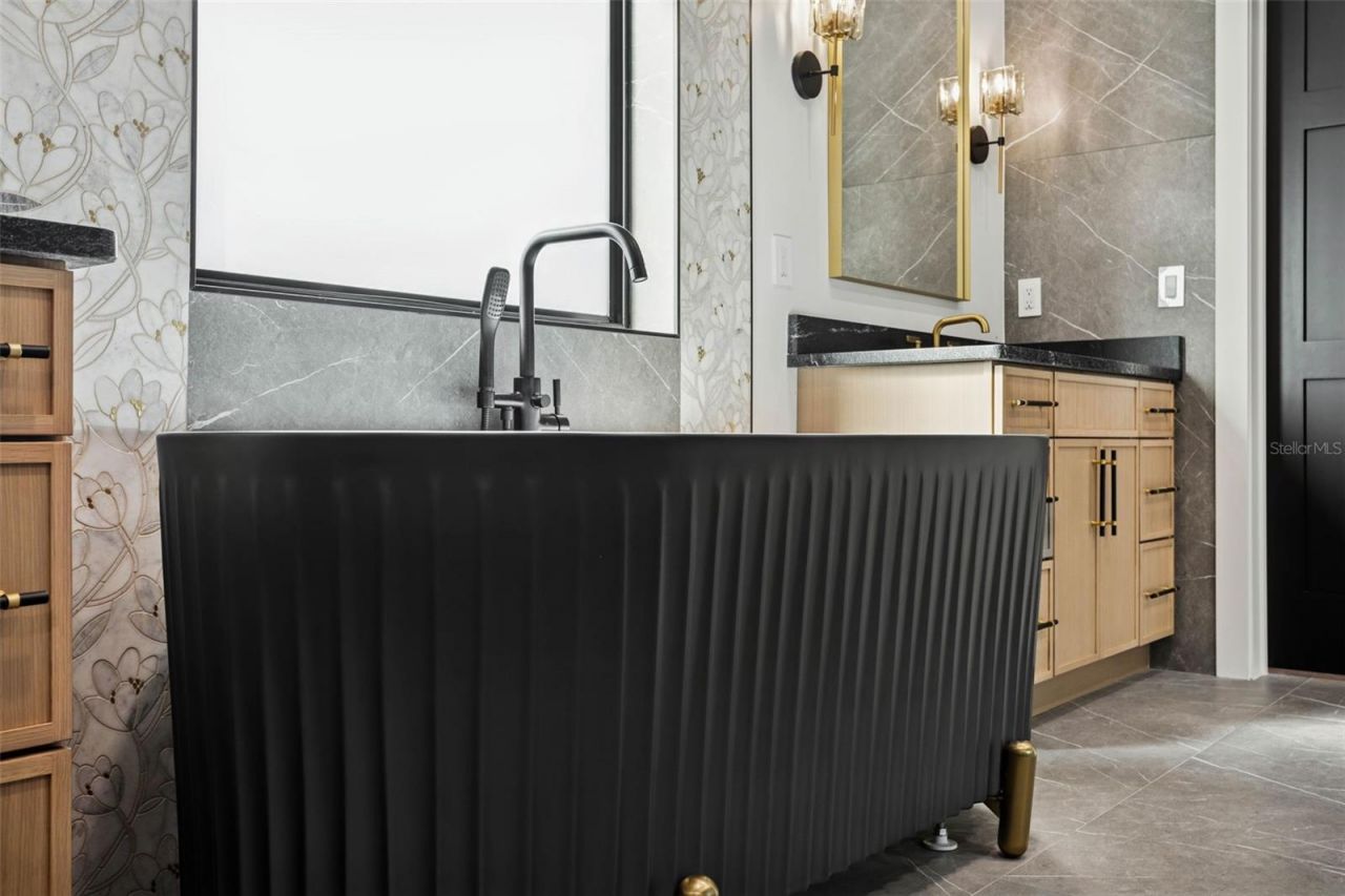 708 W Kentucky Avenue, Tampa, FL 33603 Photo