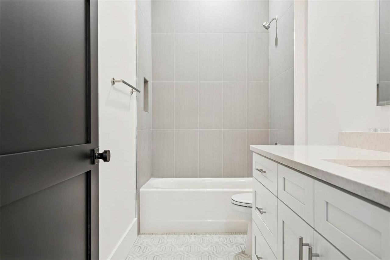 708 W Kentucky Avenue, Tampa, FL 33603 Photo