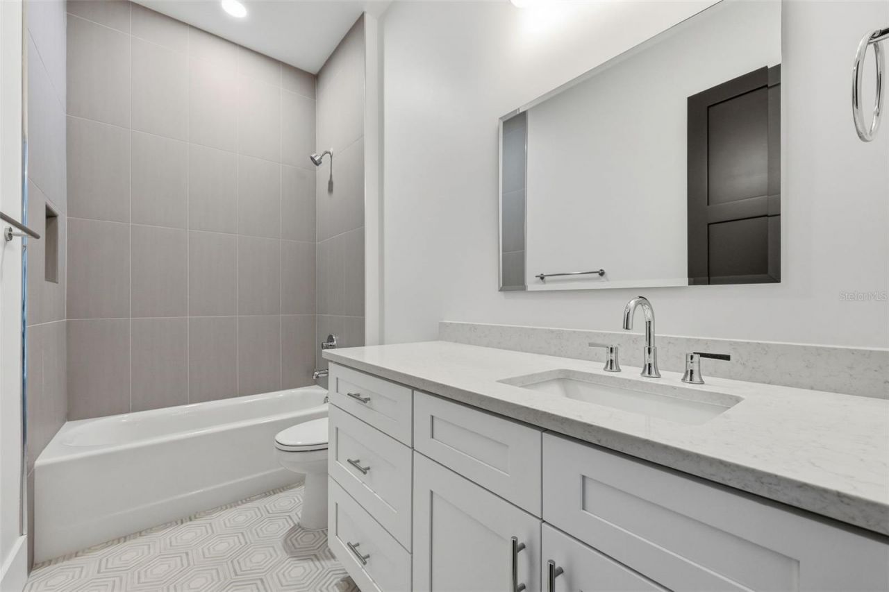 708 W Kentucky Avenue, Tampa, FL 33603 Photo