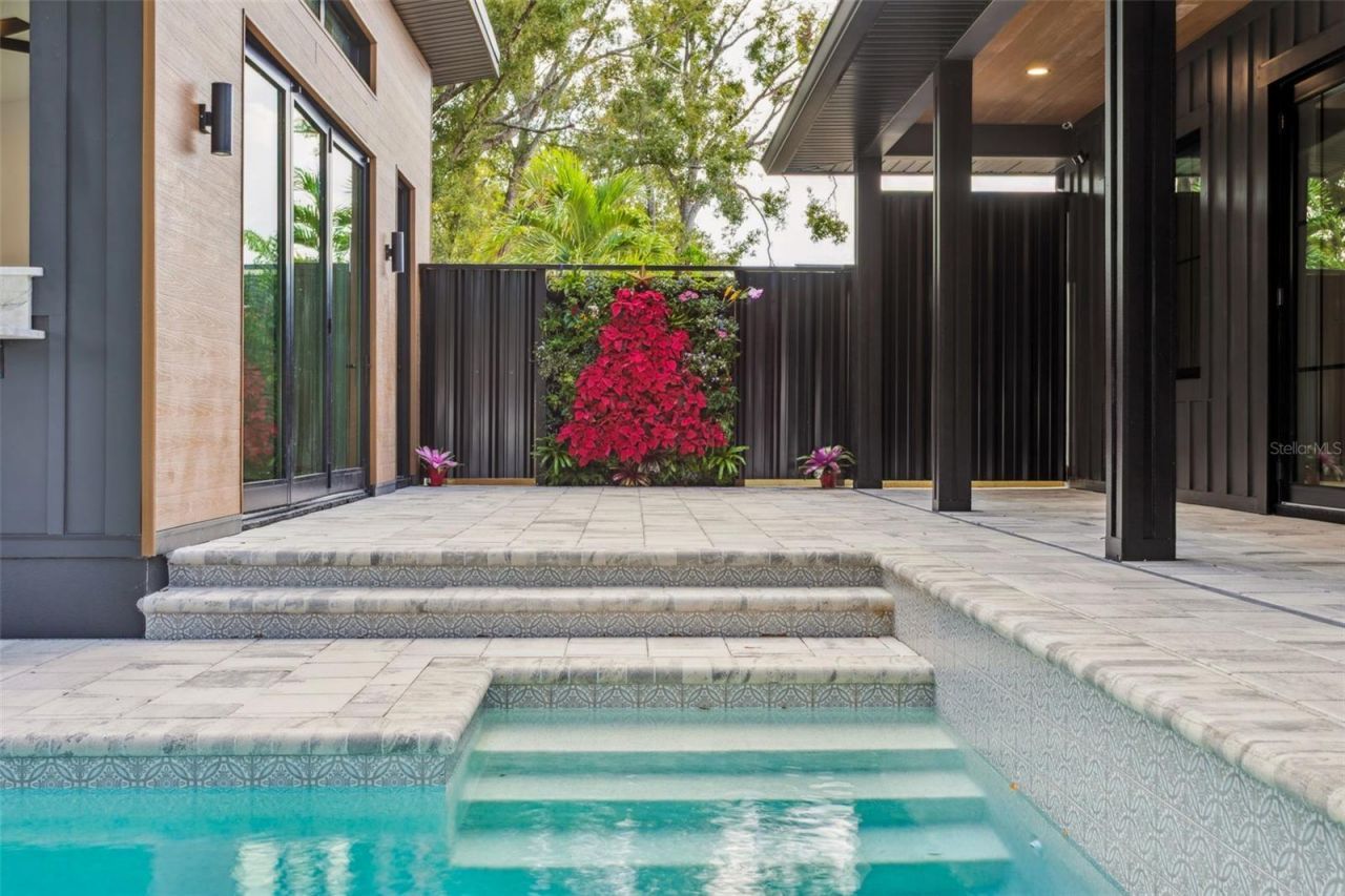 708 W Kentucky Avenue, Tampa, FL 33603 Photo