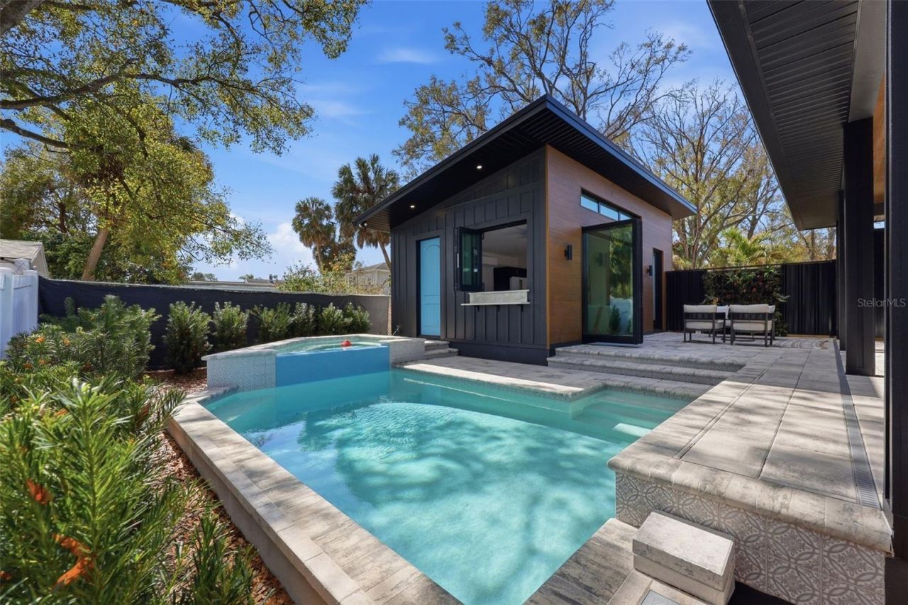 708 W Kentucky Avenue, Tampa, FL 33603 Photo