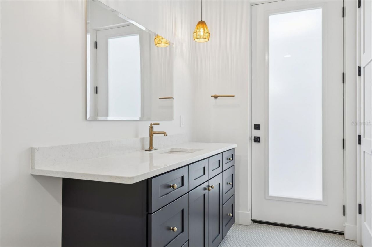 708 W Kentucky Avenue, Tampa, FL 33603 Photo