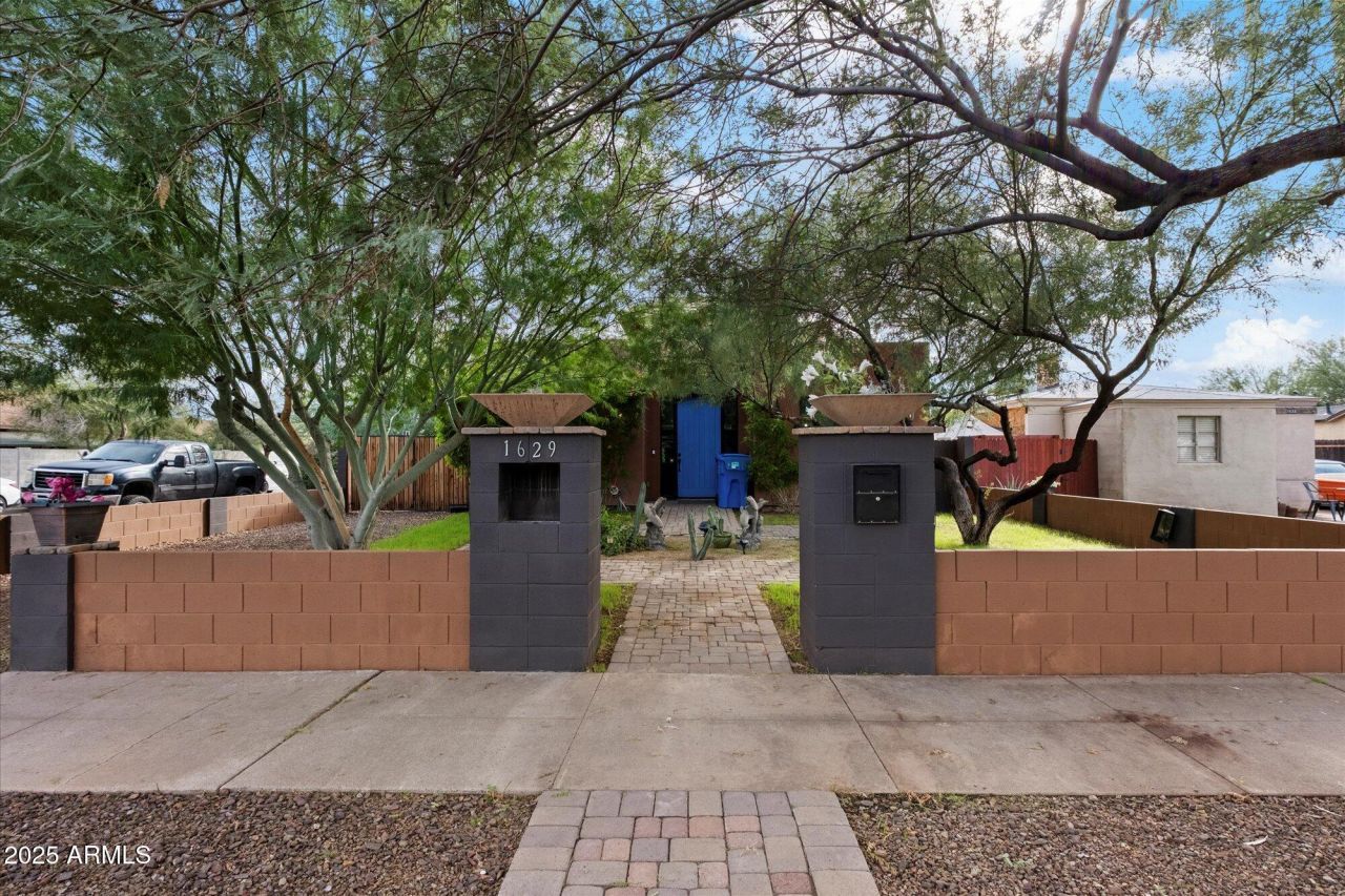 1629 W Willetta Street, Phoenix, AZ 85007 Main Photo