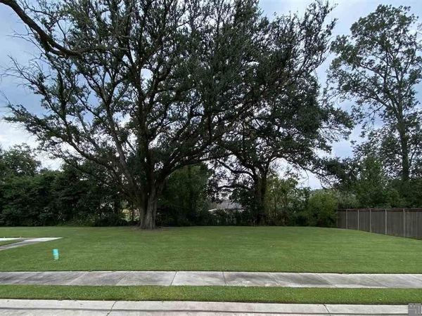 111 Highland View Ct, Baton Rouge, LA 70808