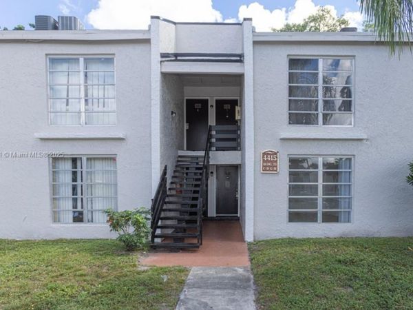 4415 Treehouse Ln, Unit C, Tamarac, FL 33319