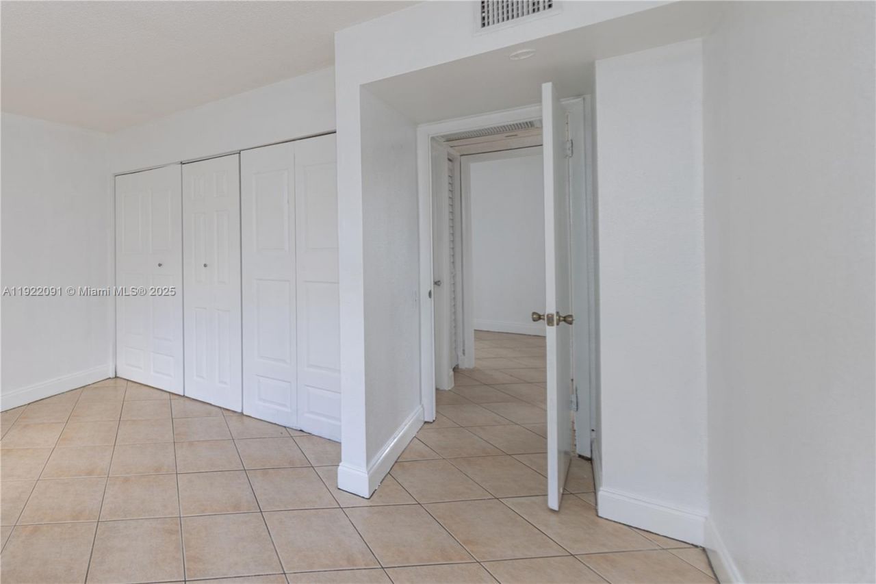 4415 Treehouse Ln, Unit C, Tamarac, FL 33319 Photo