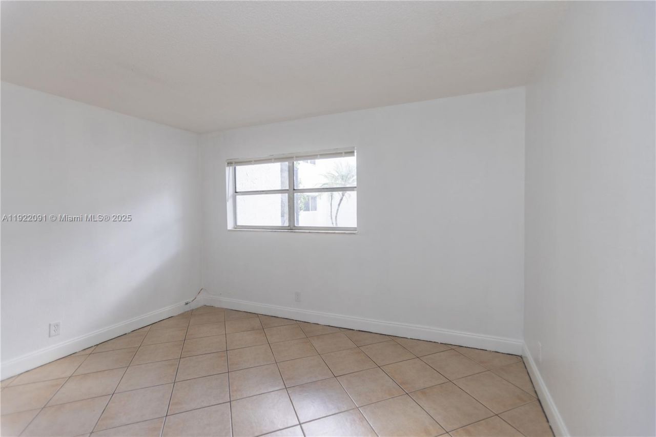 4415 Treehouse Ln, Unit C, Tamarac, FL 33319 Photo