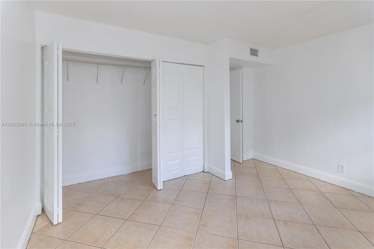 4415 Treehouse Ln, Unit C, Tamarac, FL 33319 Photo