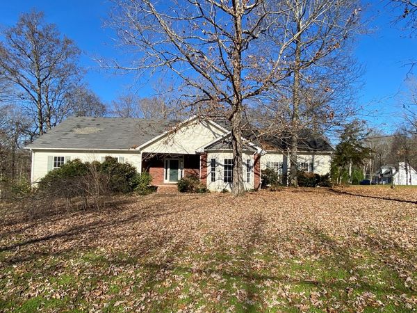 1029 Cross Country Dr, Kingston Springs, TN 37082