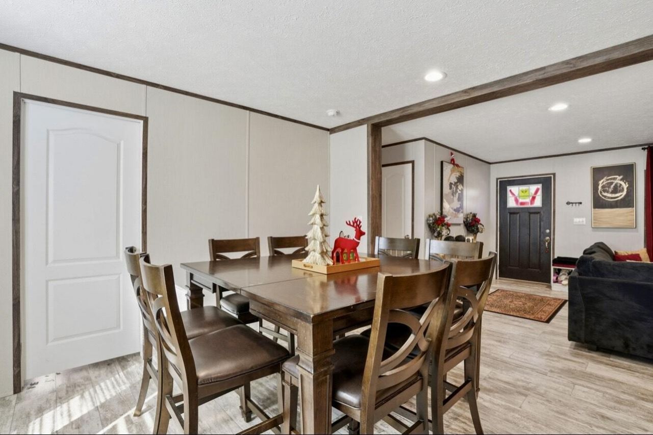 237 W Steele Drive Photo 11