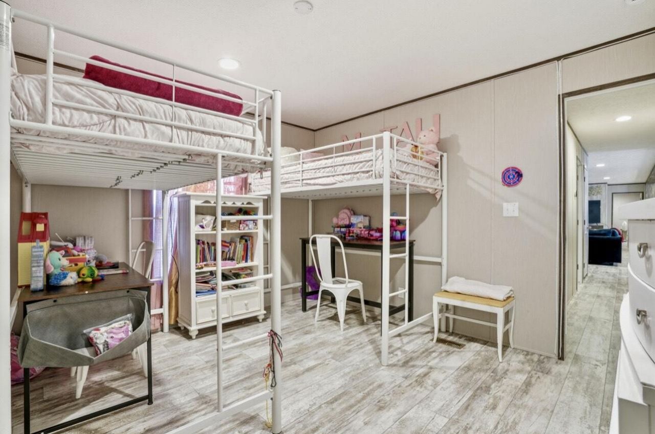 237 W Steele Drive Photo 20