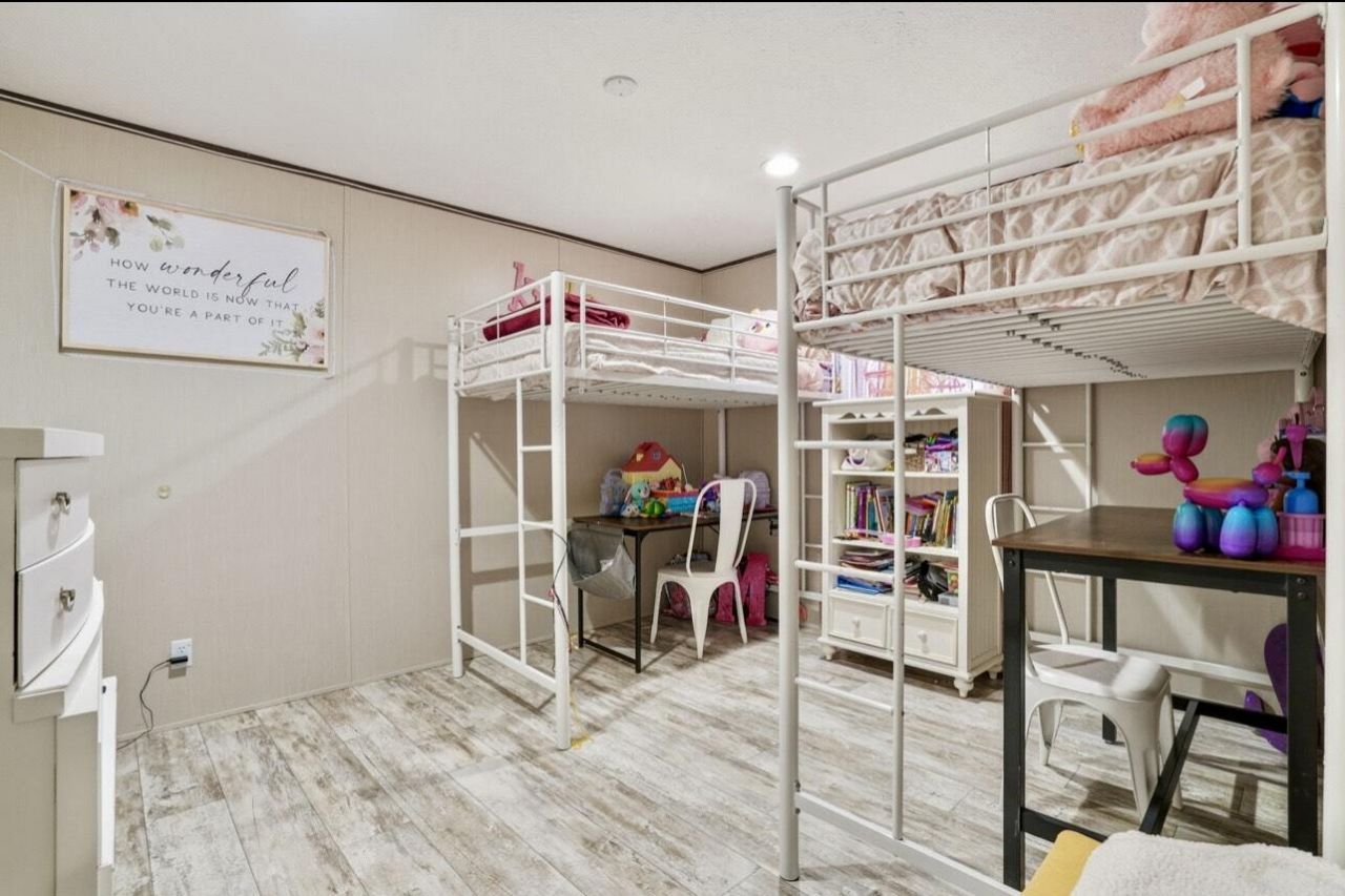 237 W Steele Drive Photo 21