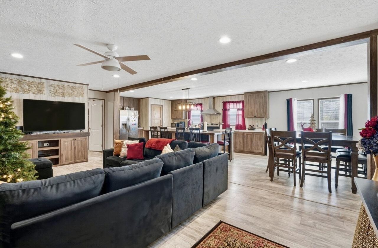 237 W Steele Drive Photo 5