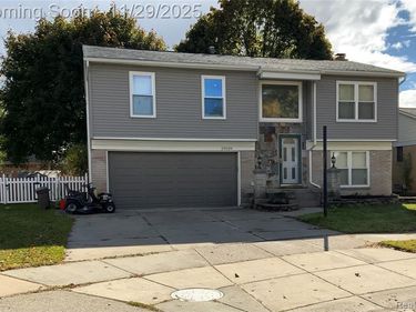 29109 Perth Street, Livonia, MI 48154