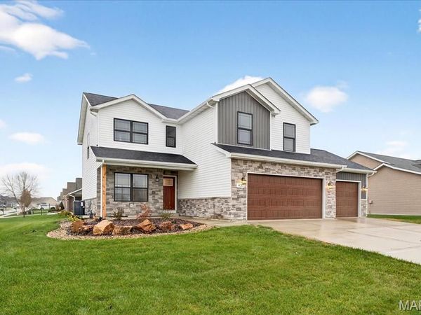 421 Chamberlain, Troy, IL 62294