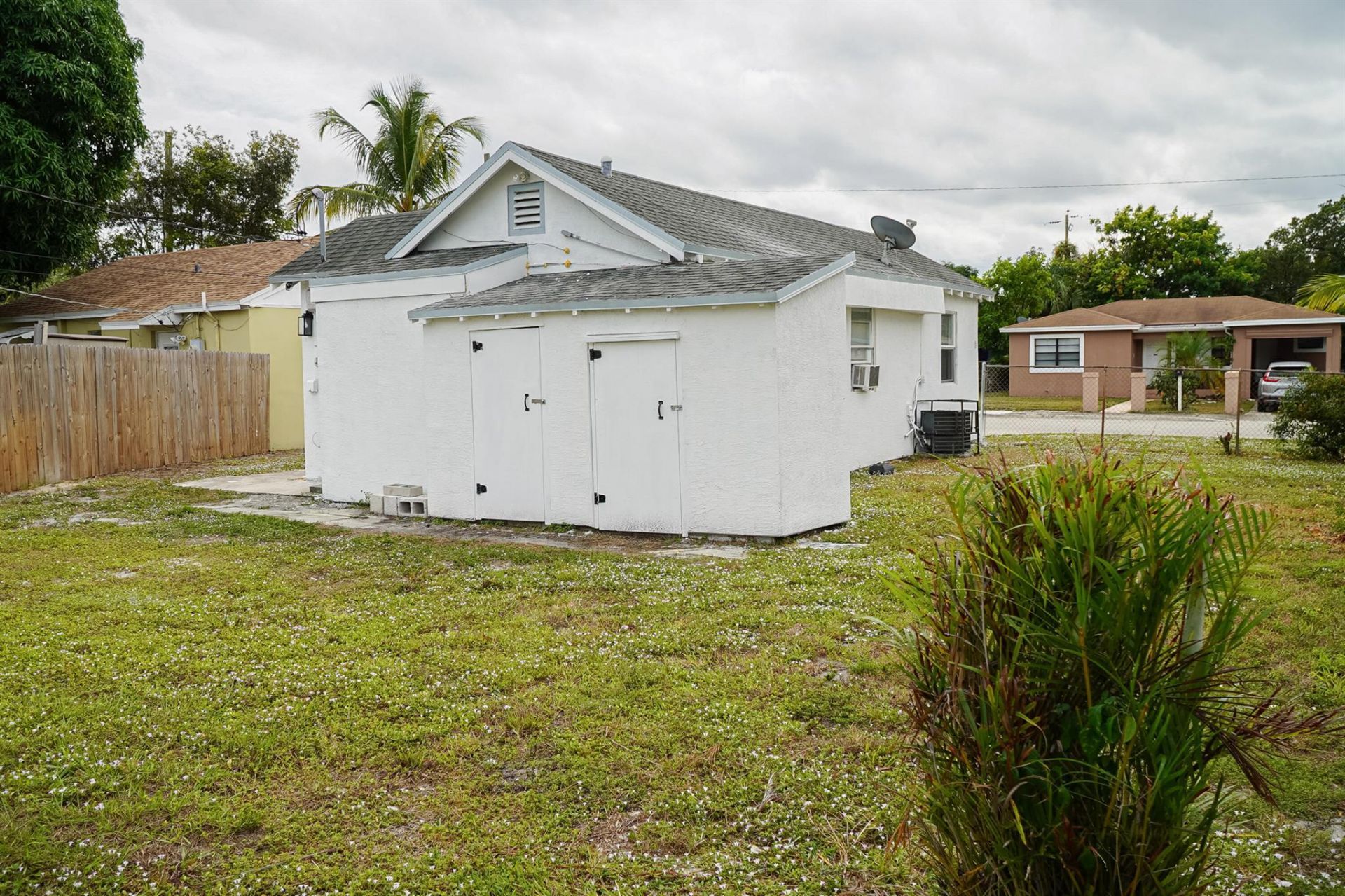 908 W 5th Street, Riviera Beach, FL 33404 Photo