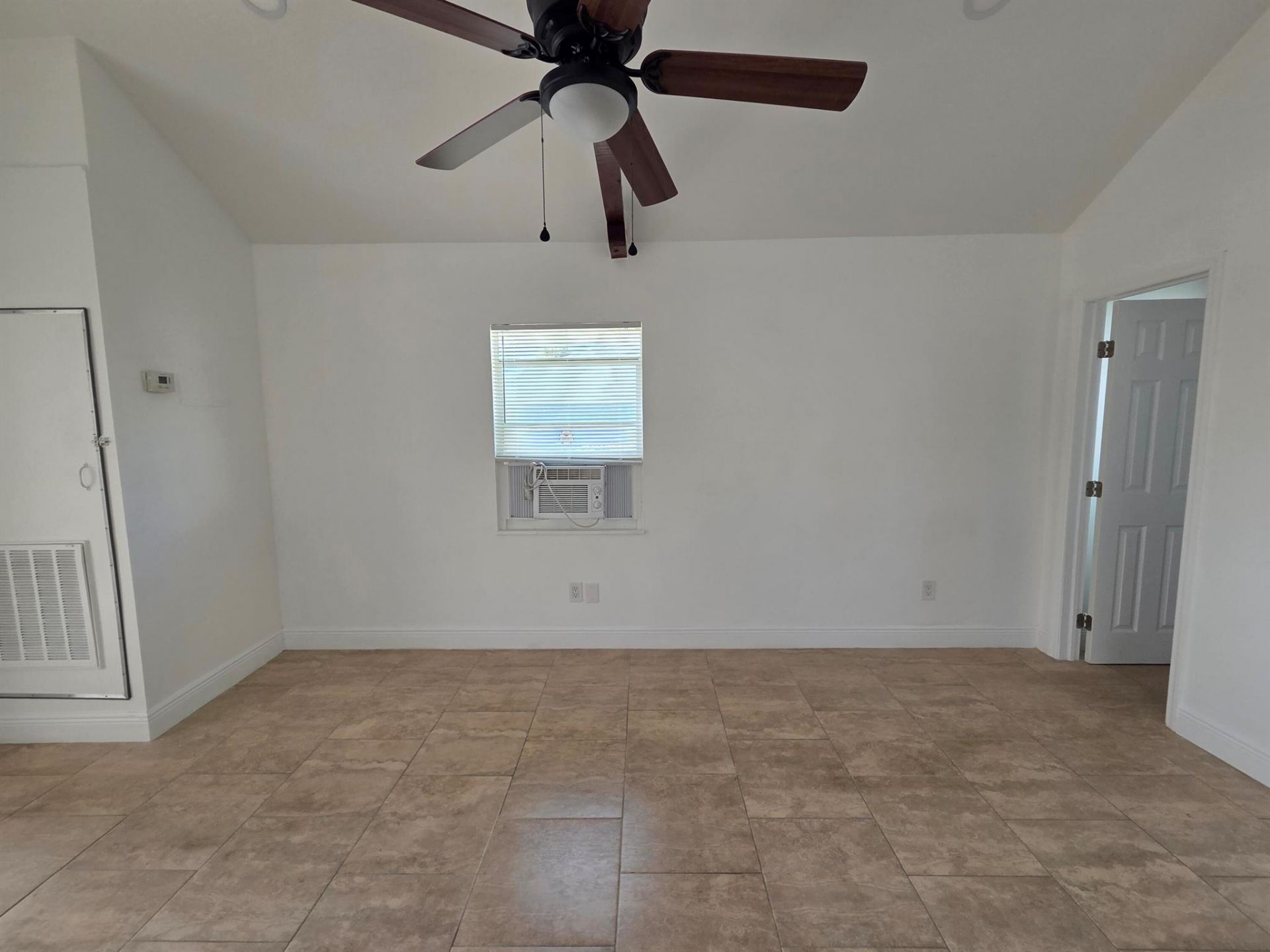 908 W 5th Street, Riviera Beach, FL 33404 Photo