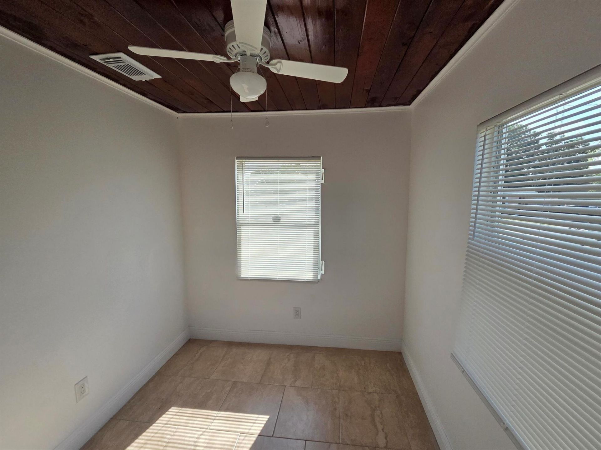 908 W 5th Street, Riviera Beach, FL 33404 Photo