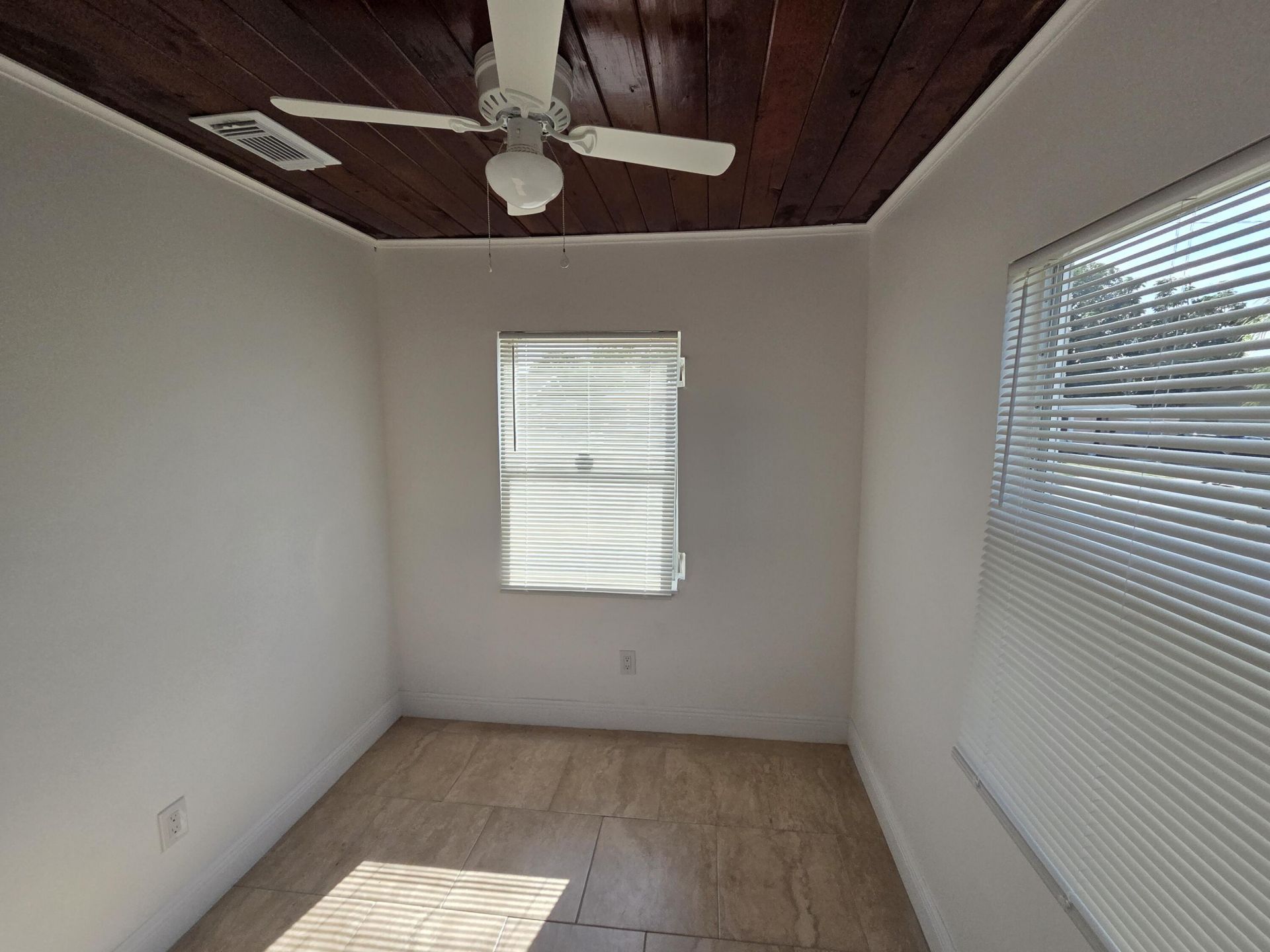 908 W 5th Street, Riviera Beach, FL 33404 Photo