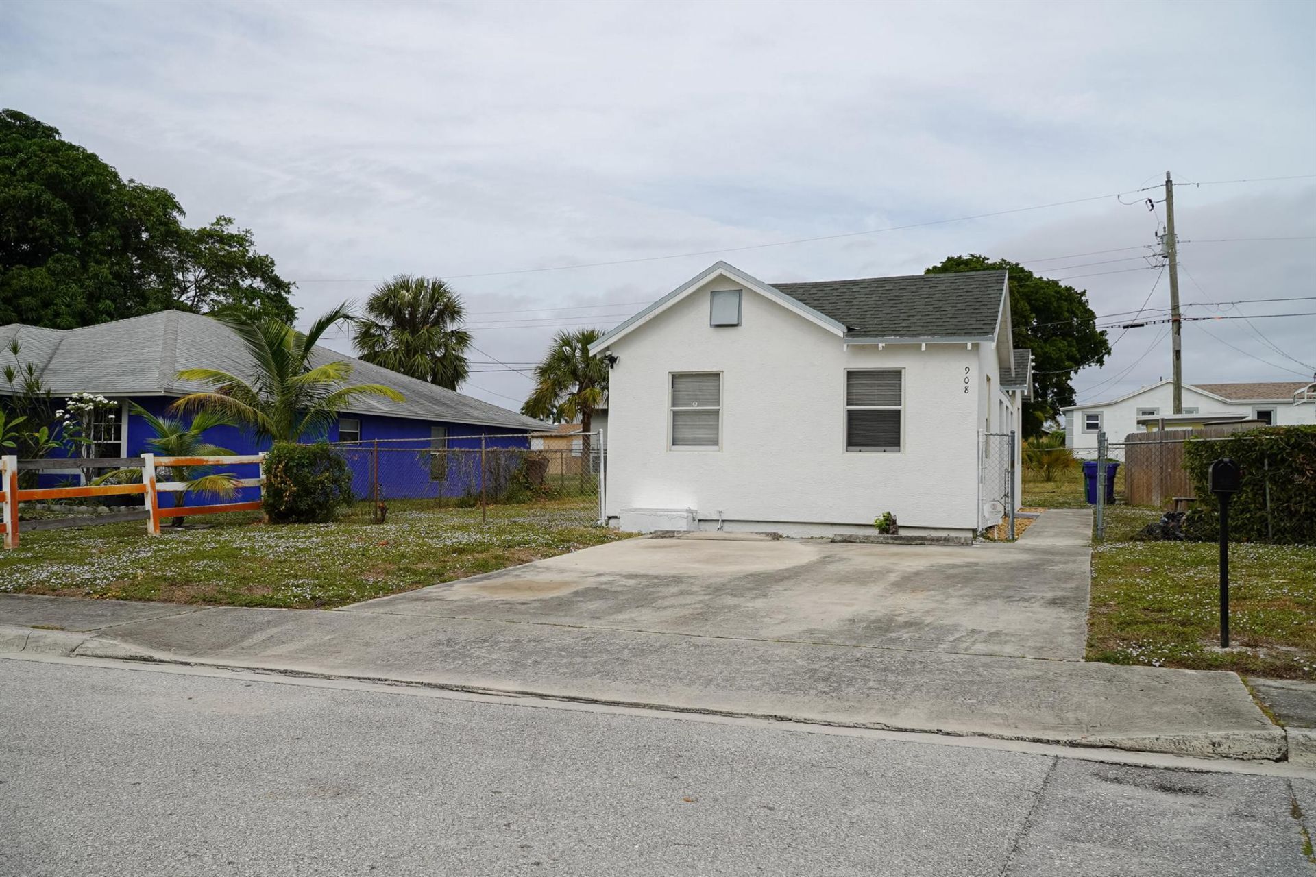 908 W 5th Street, Riviera Beach, FL 33404 Photo