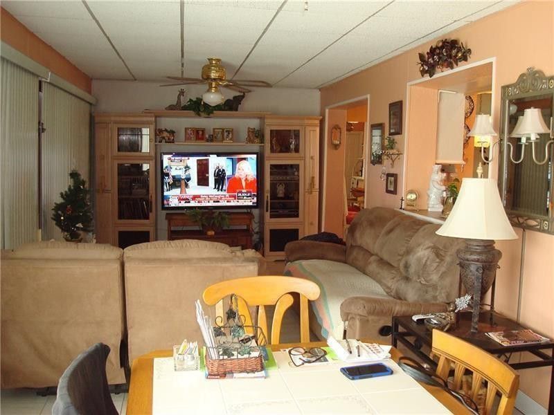 5809 NW 85th Avenue, Tamarac, FL 33321 Photo