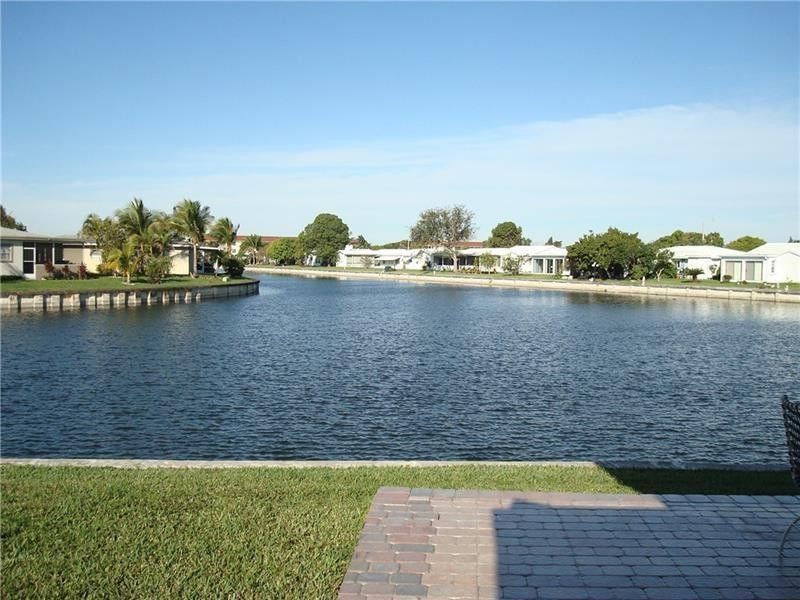 5809 NW 85th Avenue, Tamarac, FL 33321 Photo