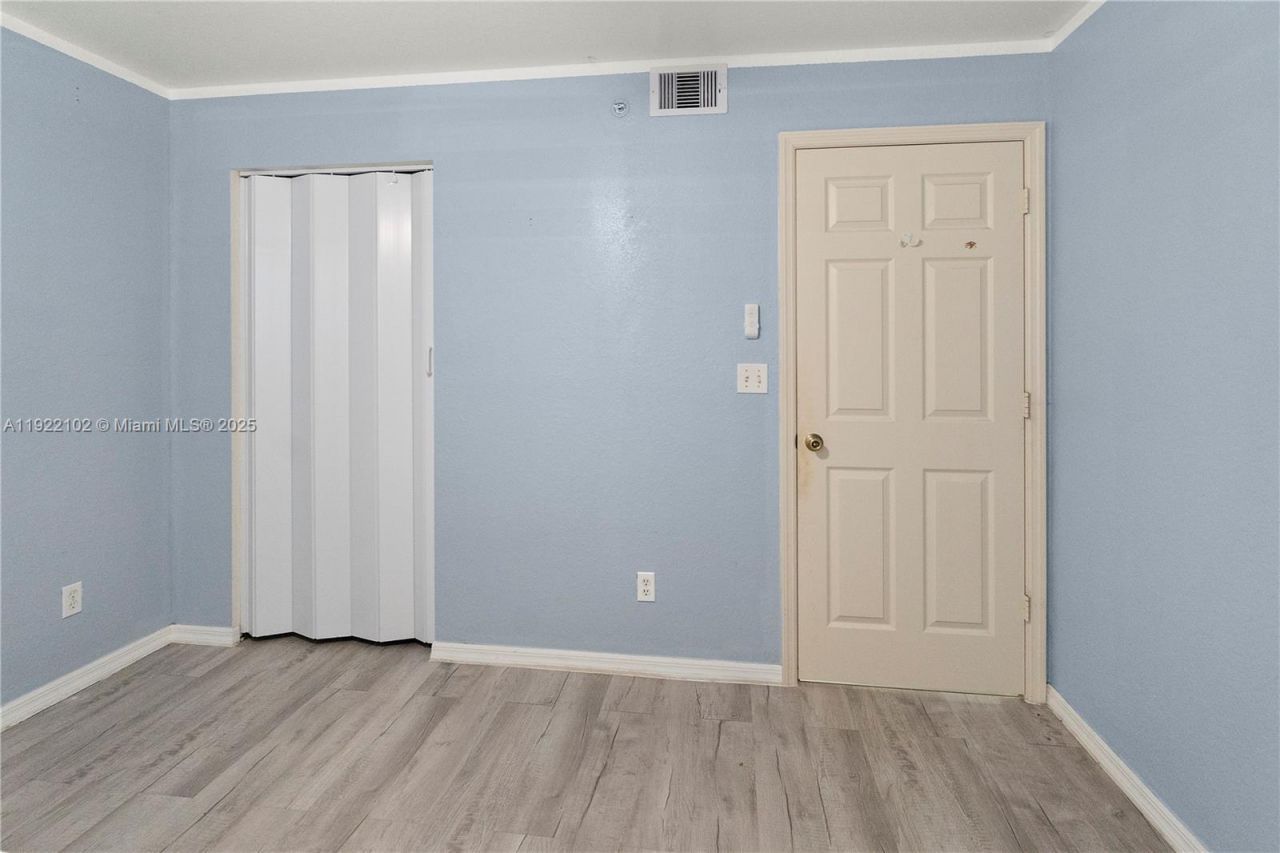 9610 Victoria Lane, Unit D202, Naples, FL 34109 Photo