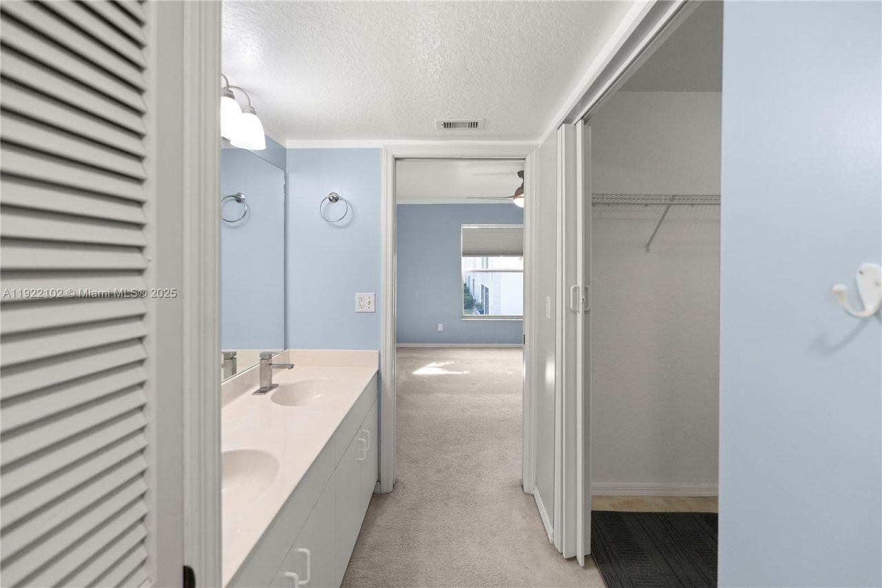 9610 Victoria Lane, Unit D202, Naples, FL 34109 Photo