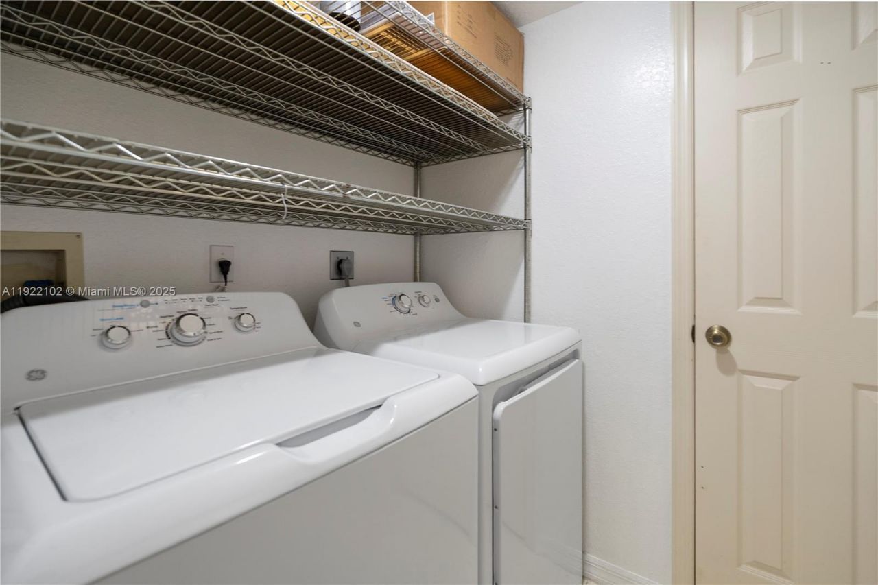 9610 Victoria Lane, Unit D202, Naples, FL 34109 Photo