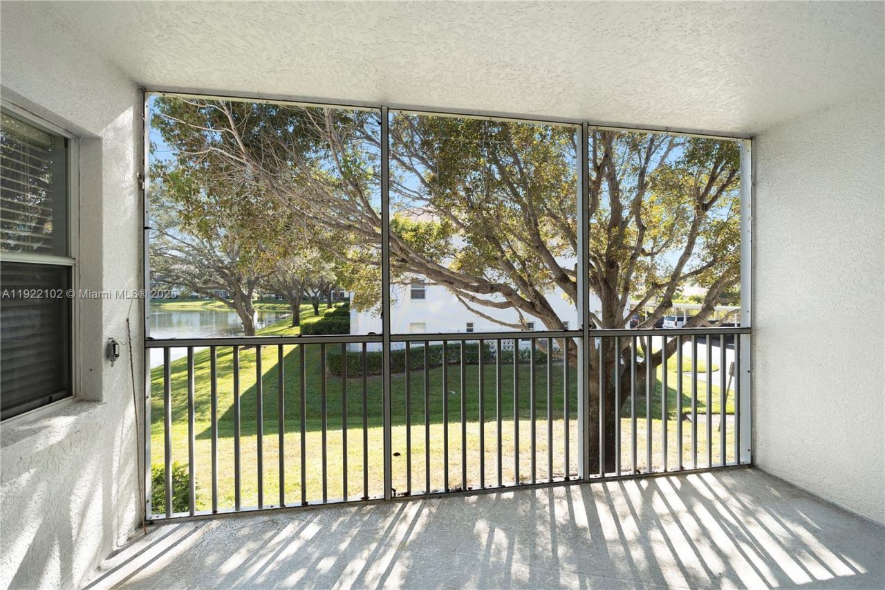 9610 Victoria Lane, Unit D202, Naples, FL 34109 Photo