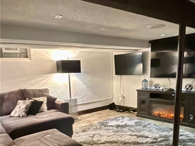 1161 Magdalyn Drive, Akron, OH 44320 Photo 18